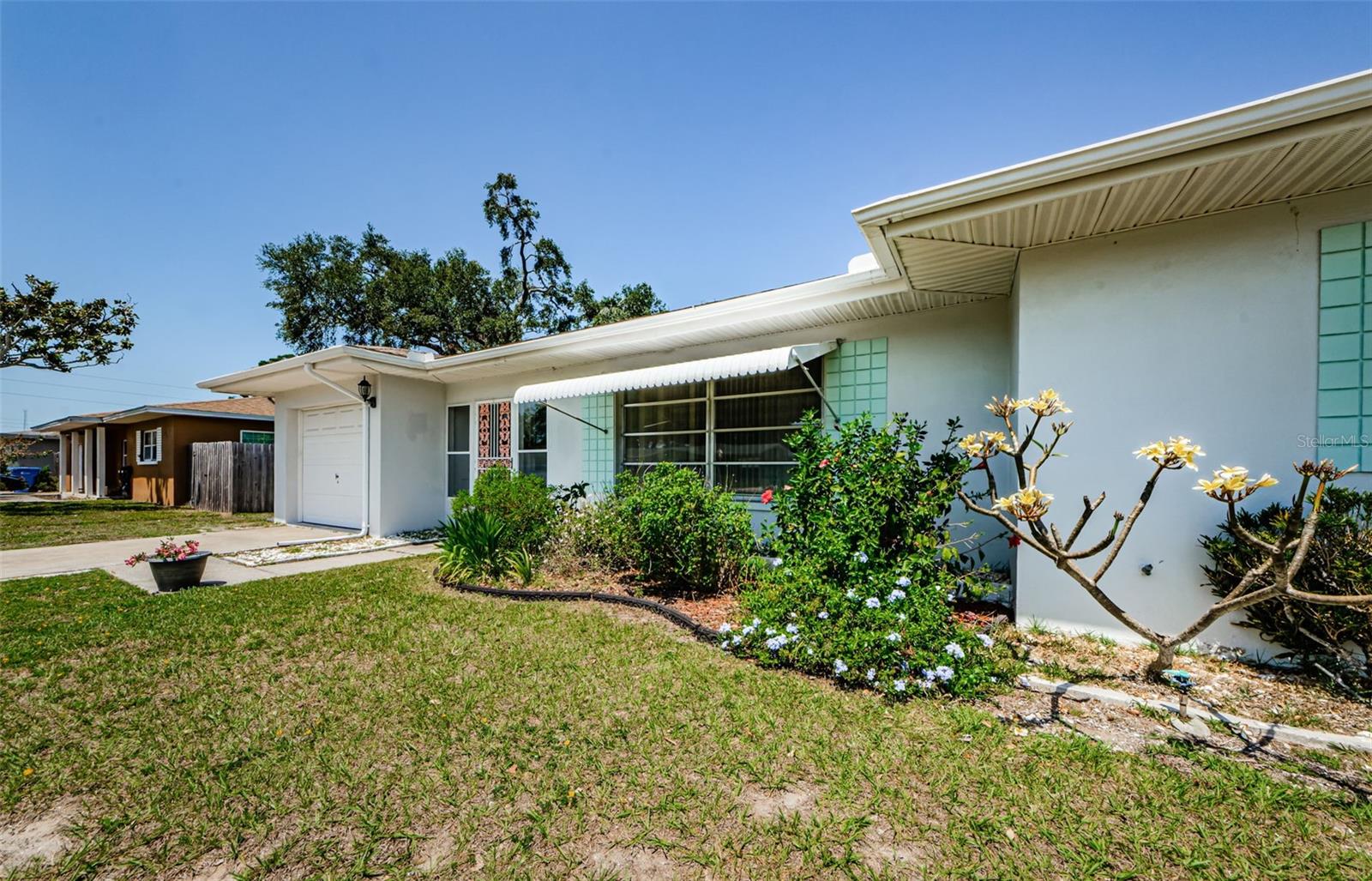 1524 LEMON STREET