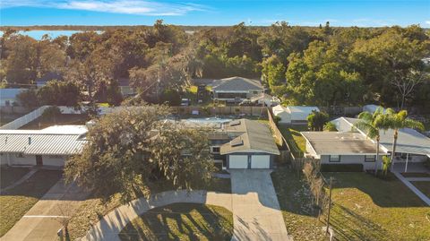 A home in WINTER HAVEN