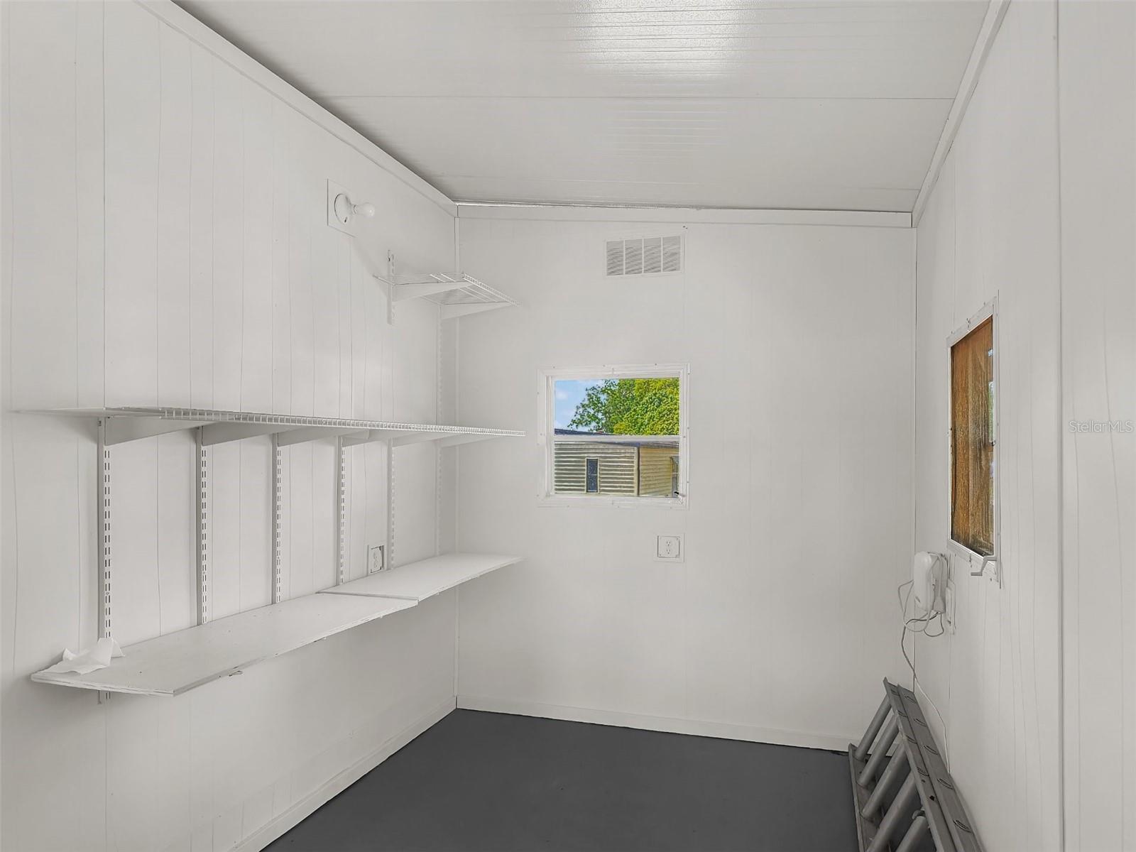 ZELLWOOD STATION / BANBURY VILLAGE CONDO - Residential