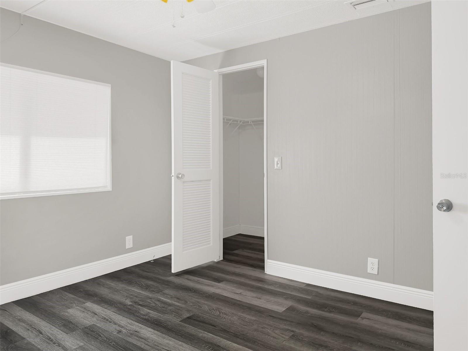 ZELLWOOD STATION / BANBURY VILLAGE CONDO - Residential