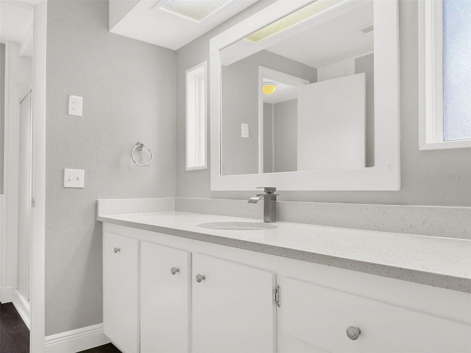 ZELLWOOD STATION / BANBURY VILLAGE CONDO - Residential