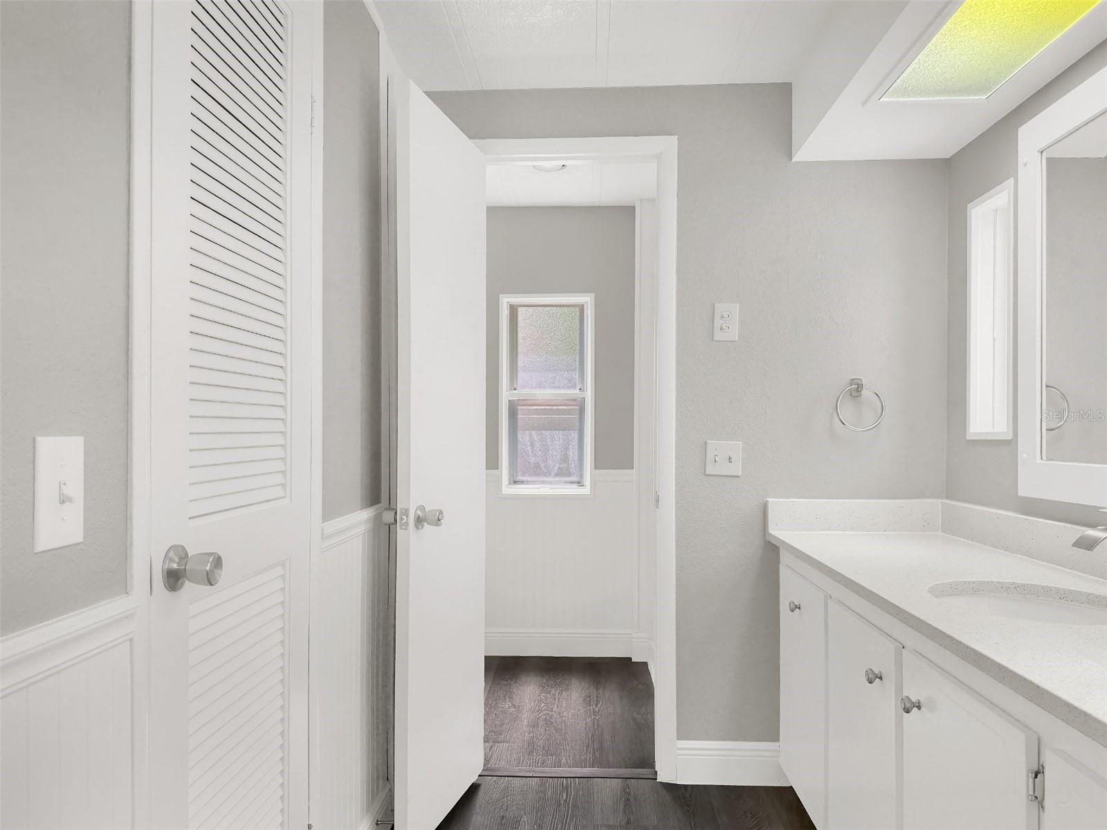 ZELLWOOD STATION / BANBURY VILLAGE CONDO - Residential