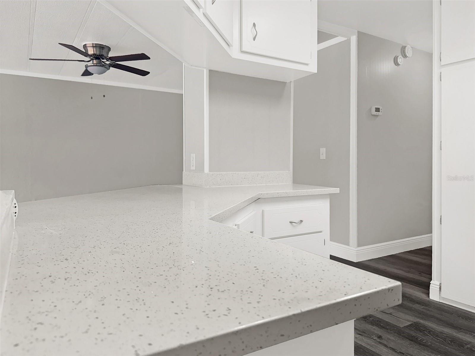 ZELLWOOD STATION / BANBURY VILLAGE CONDO - Residential