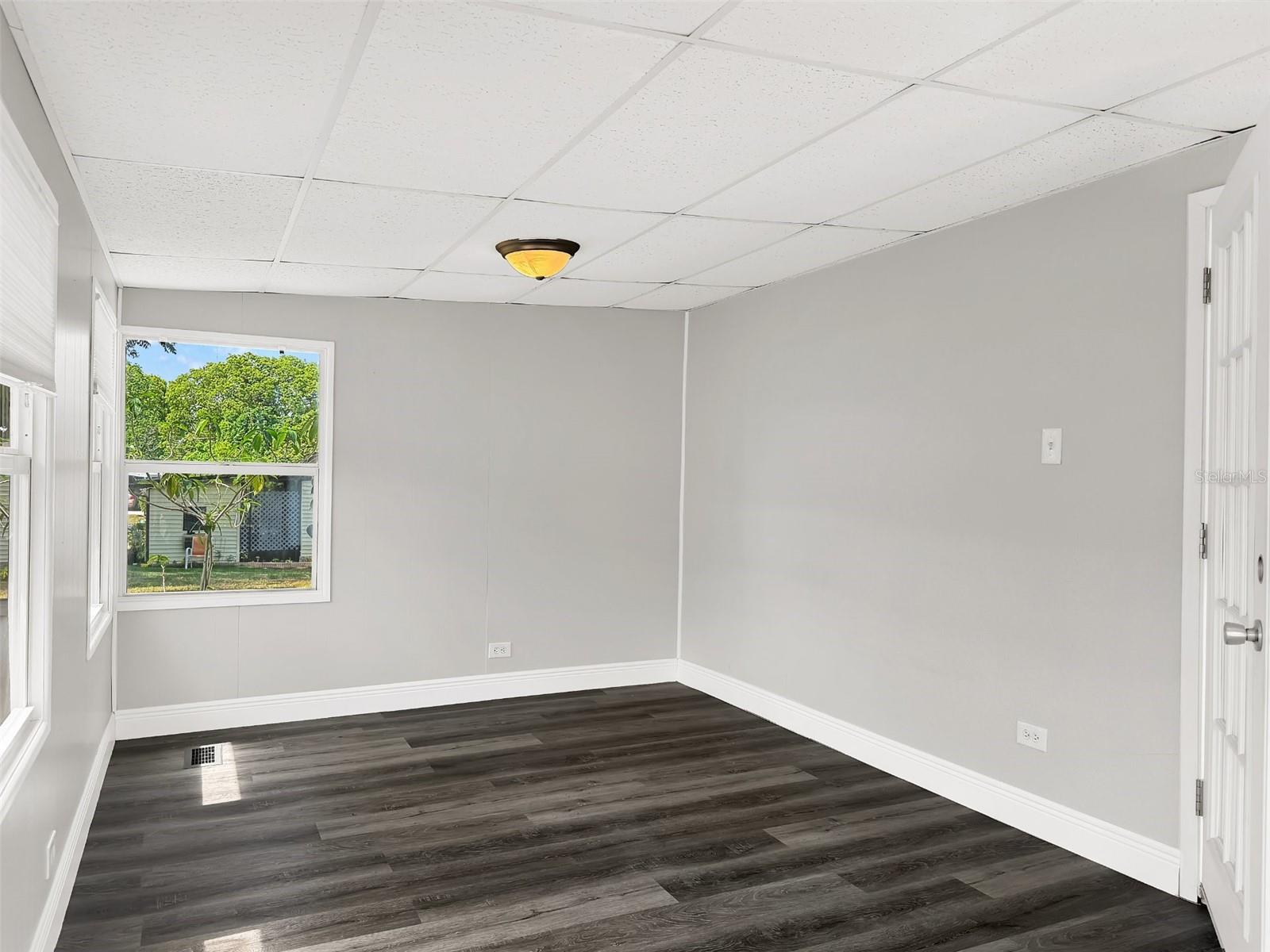 ZELLWOOD STATION / BANBURY VILLAGE CONDO - Residential