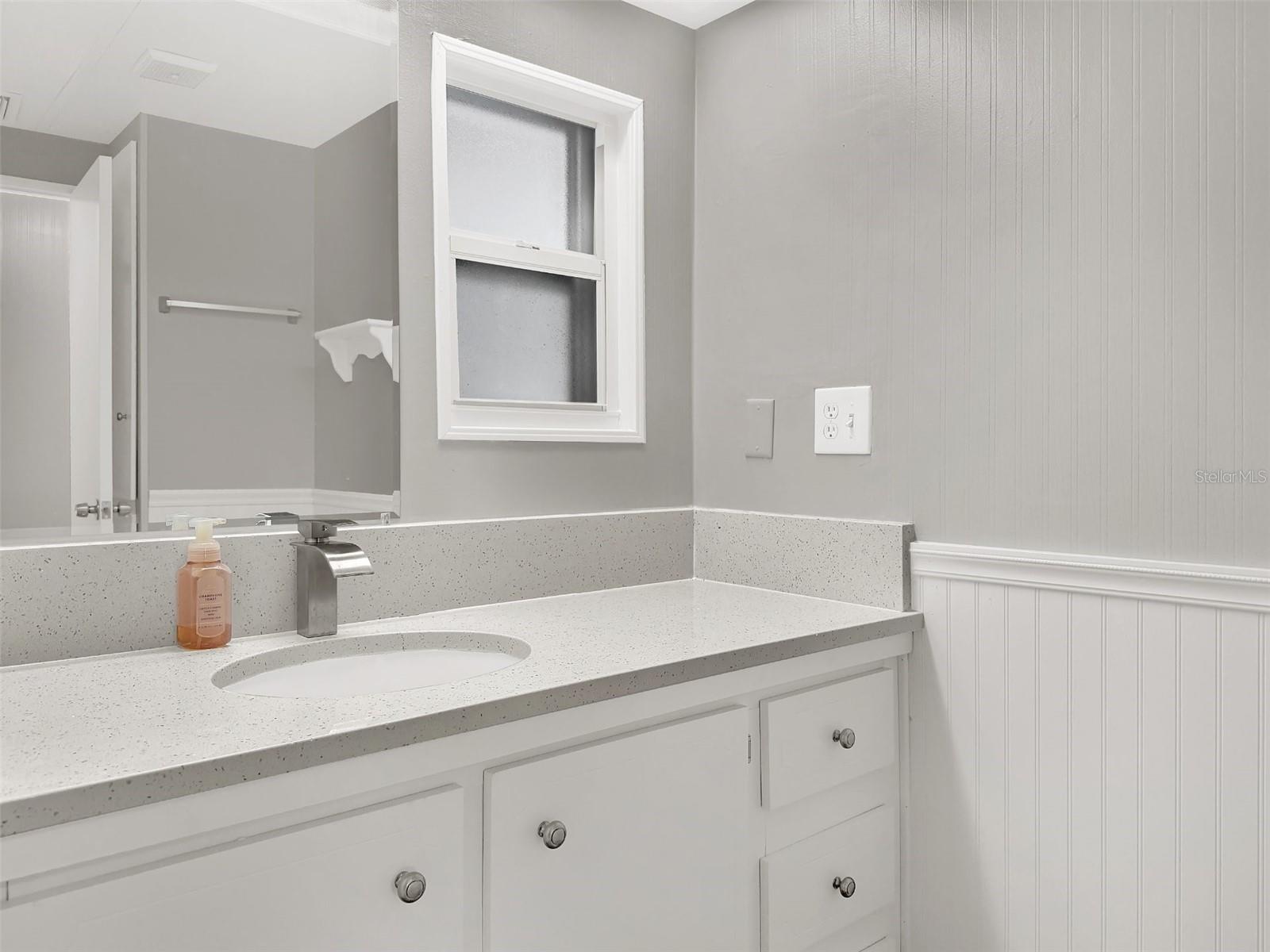 ZELLWOOD STATION / BANBURY VILLAGE CONDO - Residential