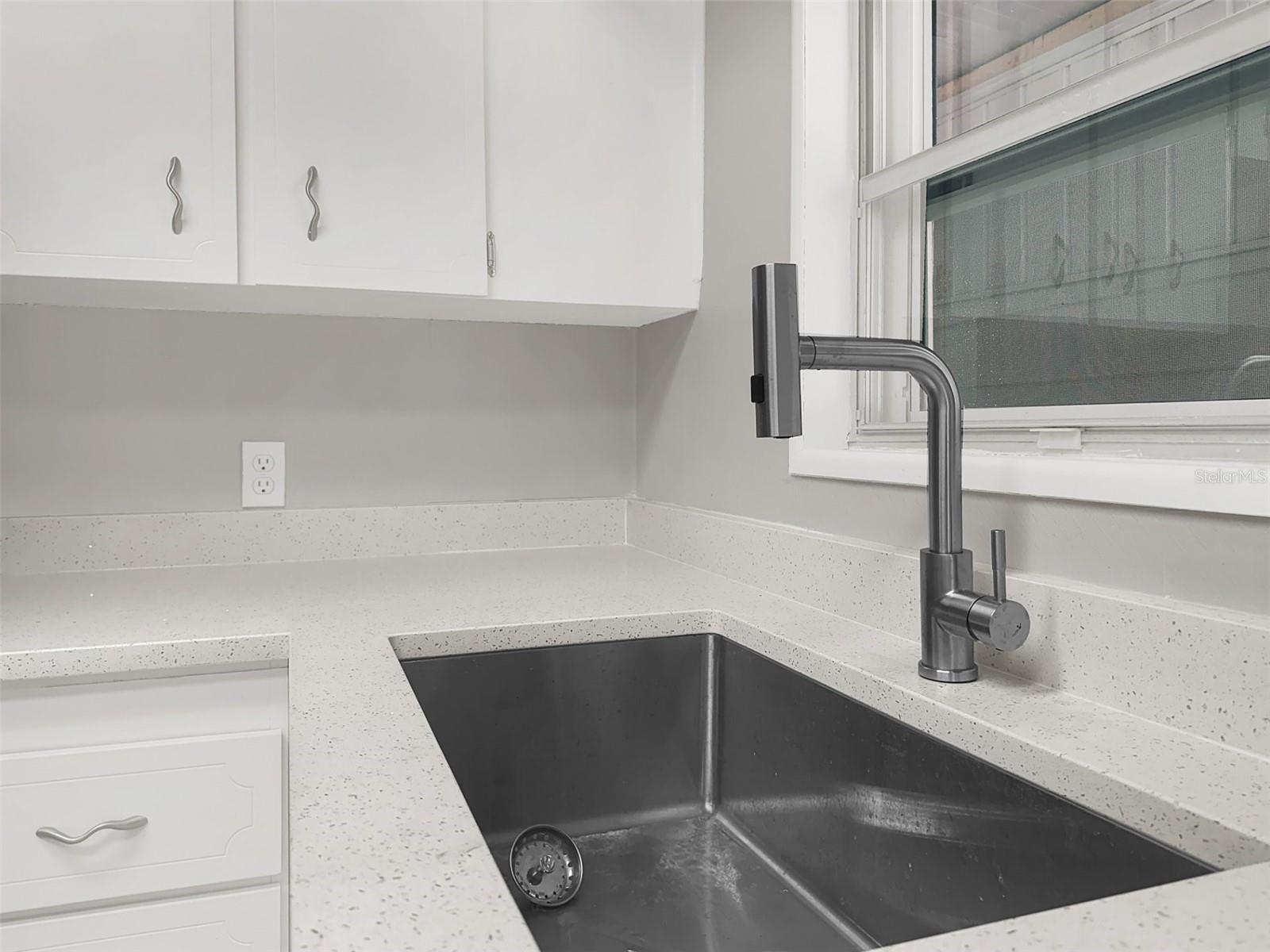 ZELLWOOD STATION / BANBURY VILLAGE CONDO - Residential