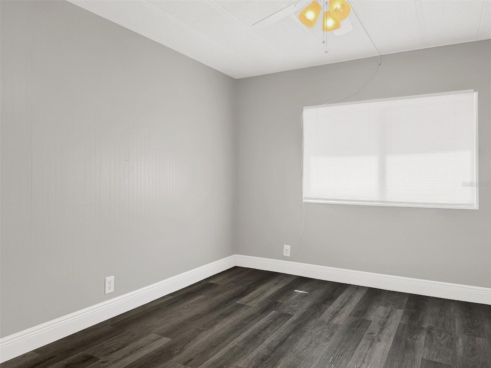 ZELLWOOD STATION / BANBURY VILLAGE CONDO - Residential