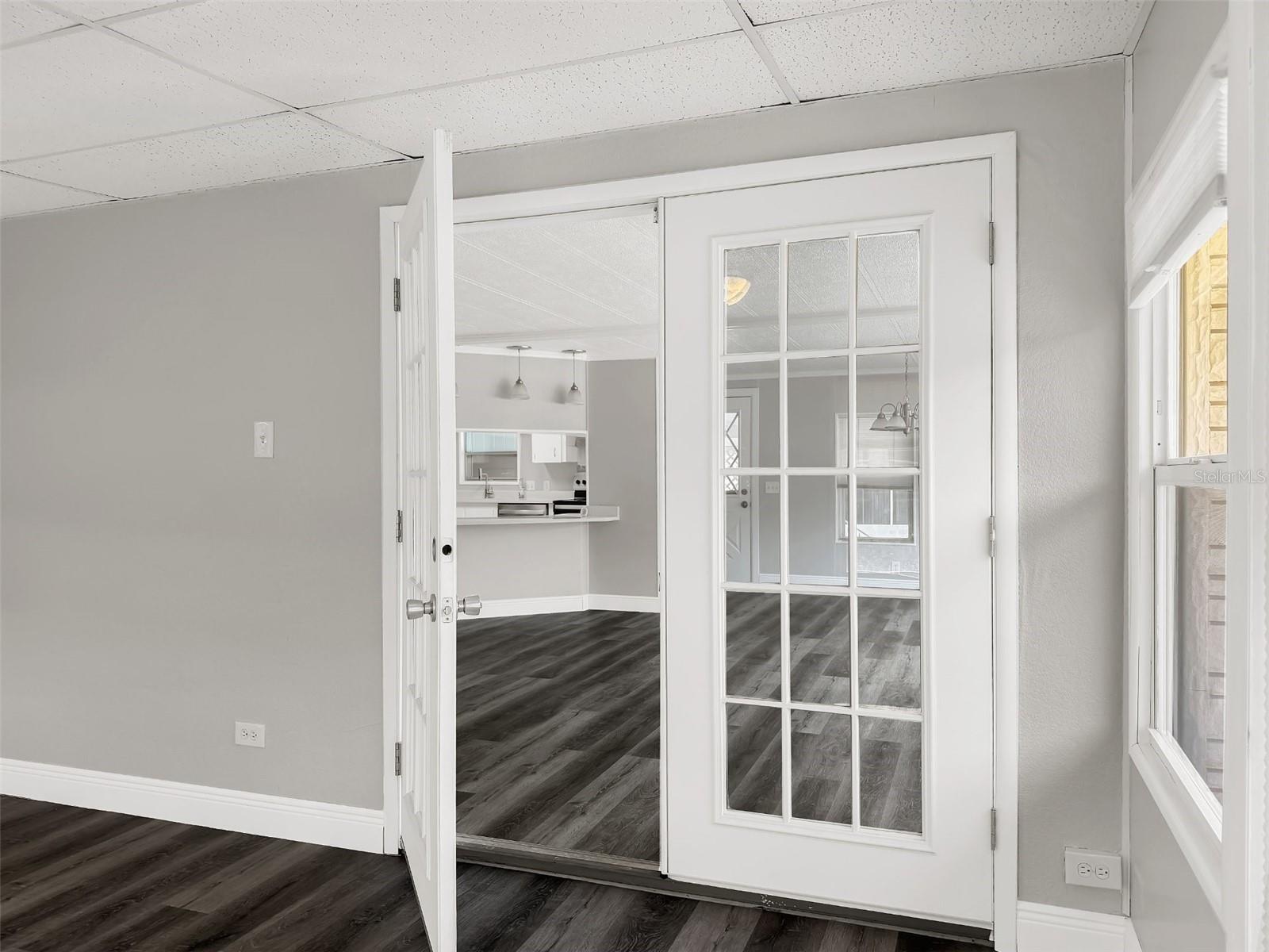 ZELLWOOD STATION / BANBURY VILLAGE CONDO - Residential