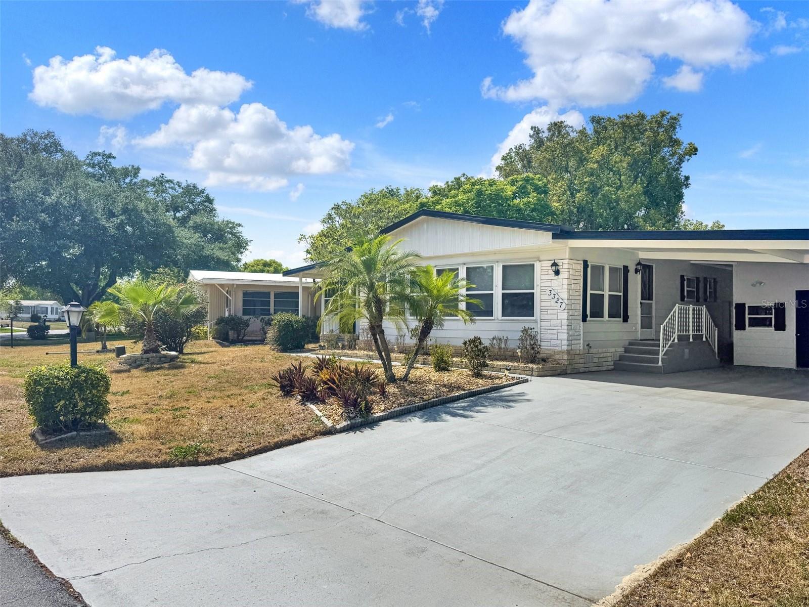 ZELLWOOD STATION / BANBURY VILLAGE CONDO - Residential