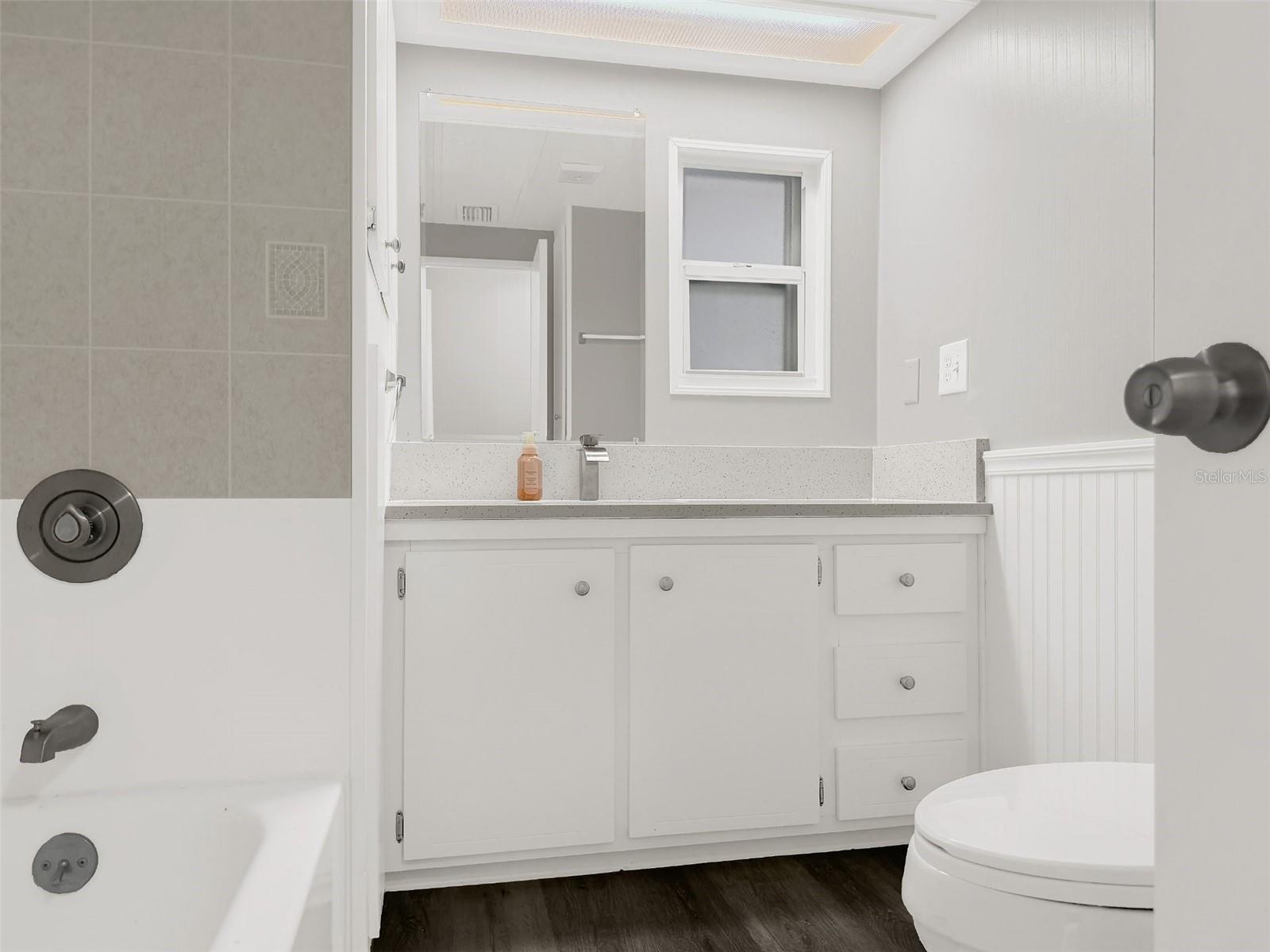 ZELLWOOD STATION / BANBURY VILLAGE CONDO - Residential