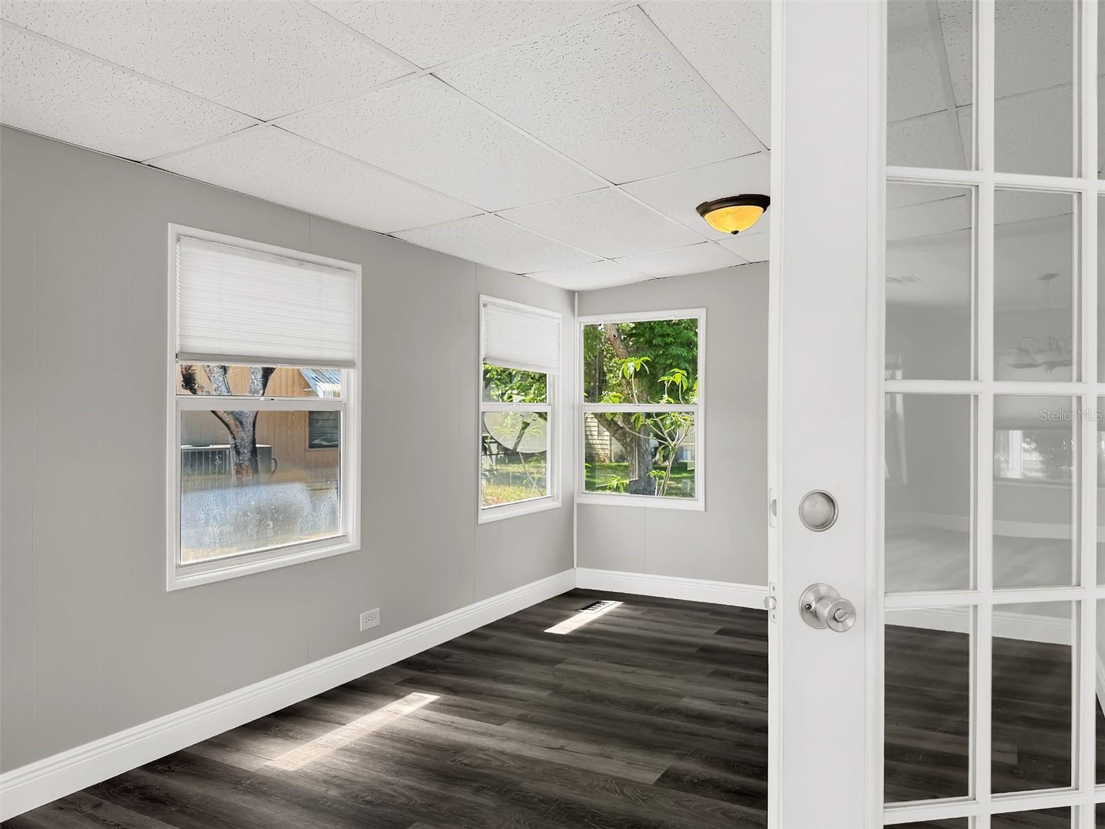 ZELLWOOD STATION / BANBURY VILLAGE CONDO - Residential