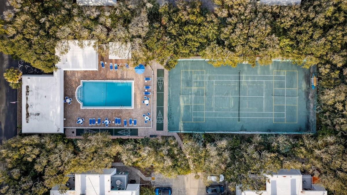 BAHAMIAN CLUB UNITS 01-03 INC - Residential