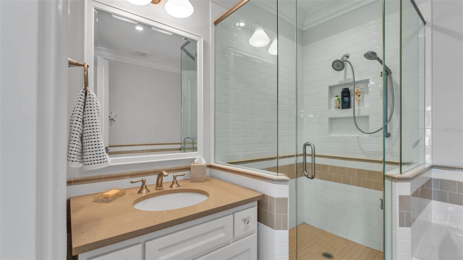 CARLOUEL - Residential