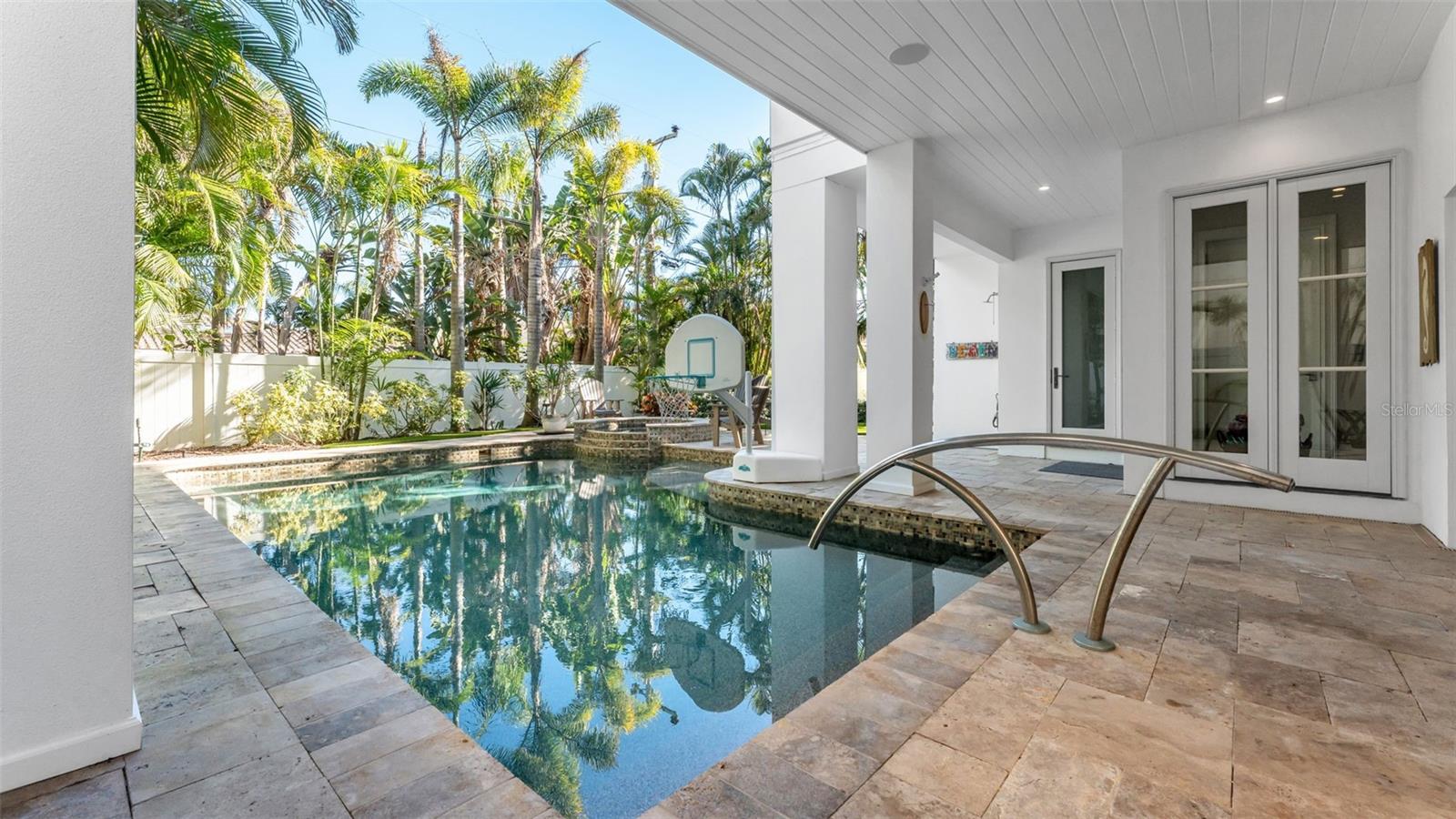 CARLOUEL - Residential