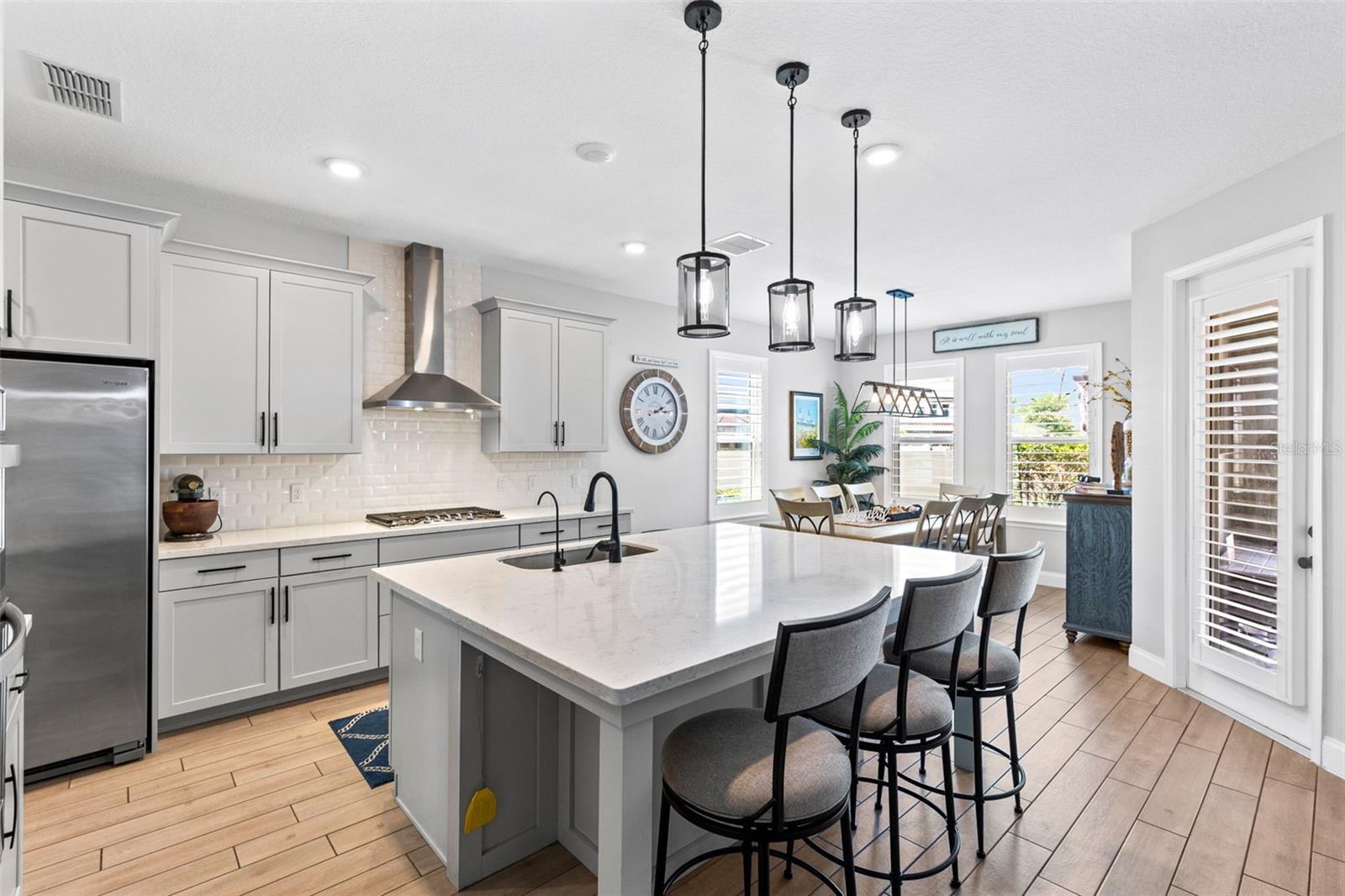 LAKESHORE/WEKIVA - Residential