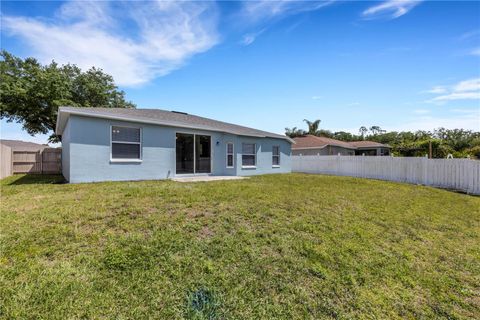 A home in LAKELAND