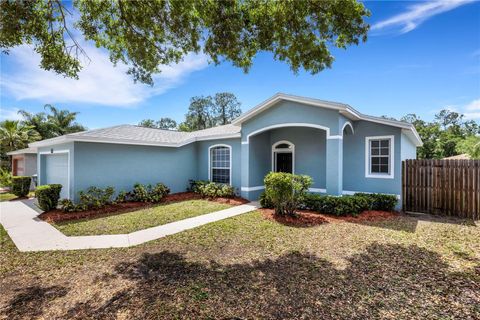 A home in LAKELAND