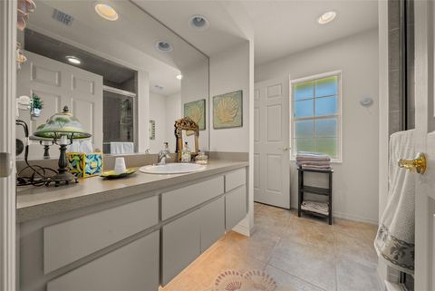 Tiny photo for 811 SE 49th Avenue, Ocala, FL 34471 (MLS # OM700309)