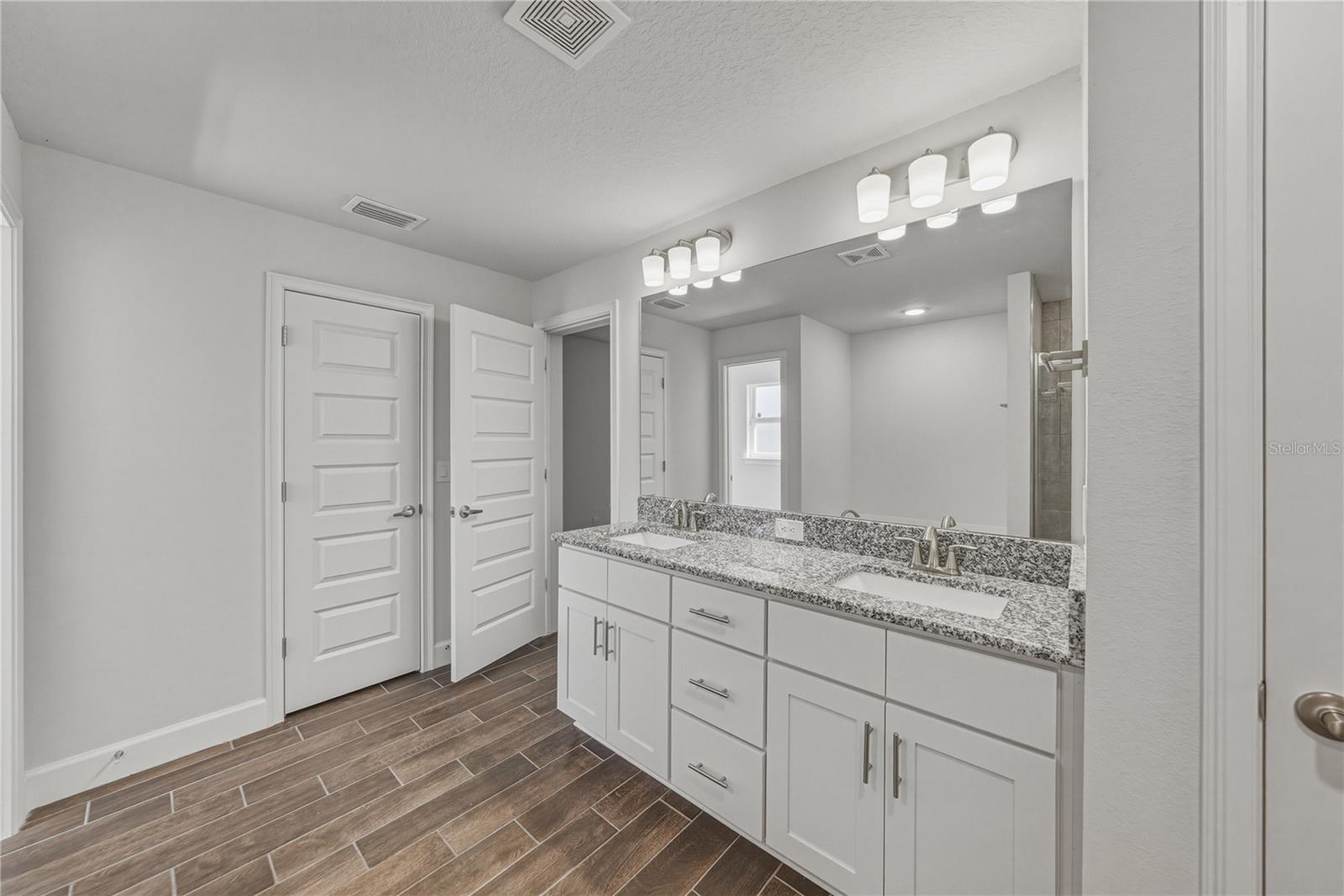 TARA OAKS PLANTATION - Residential