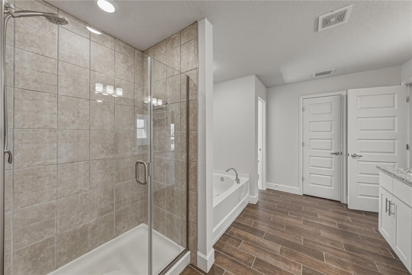 TARA OAKS PLANTATION - Residential