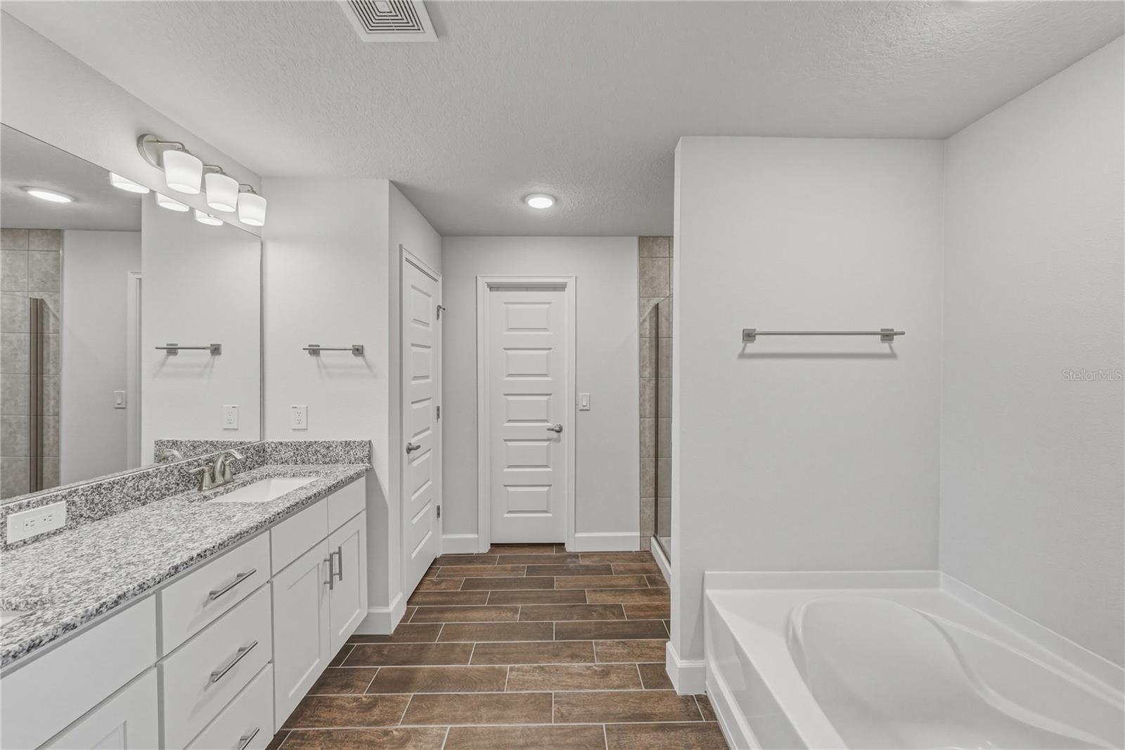 TARA OAKS PLANTATION - Residential