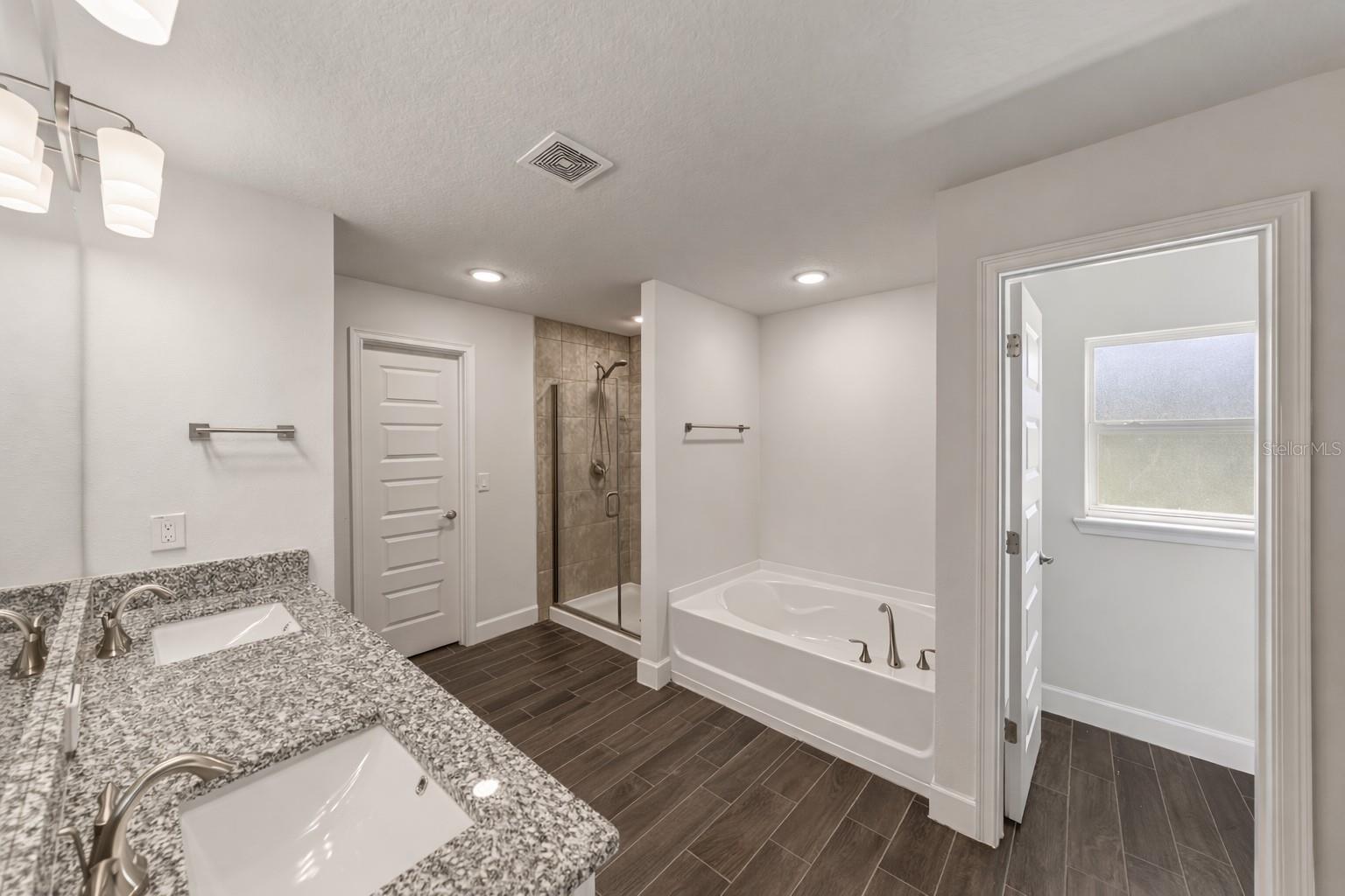 TARA OAKS PLANTATION - Residential