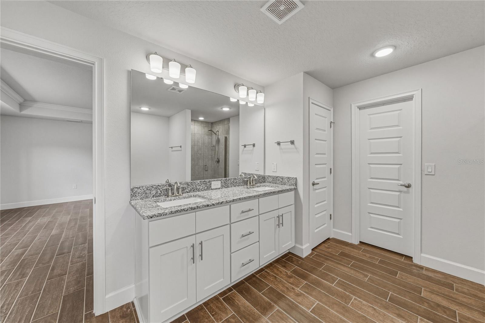 TARA OAKS PLANTATION - Residential