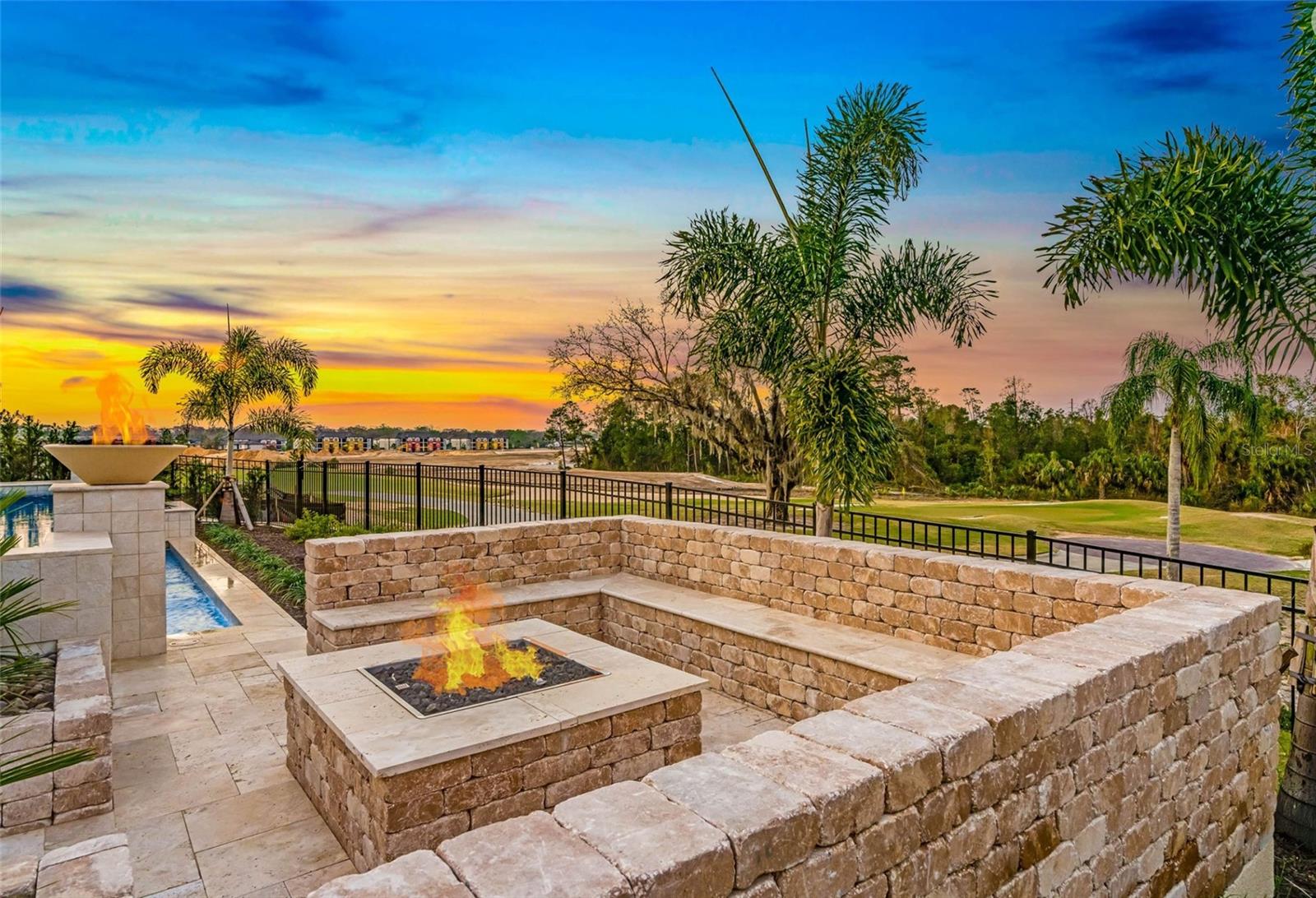 REUNION WEST VLGS NORTH - Residential