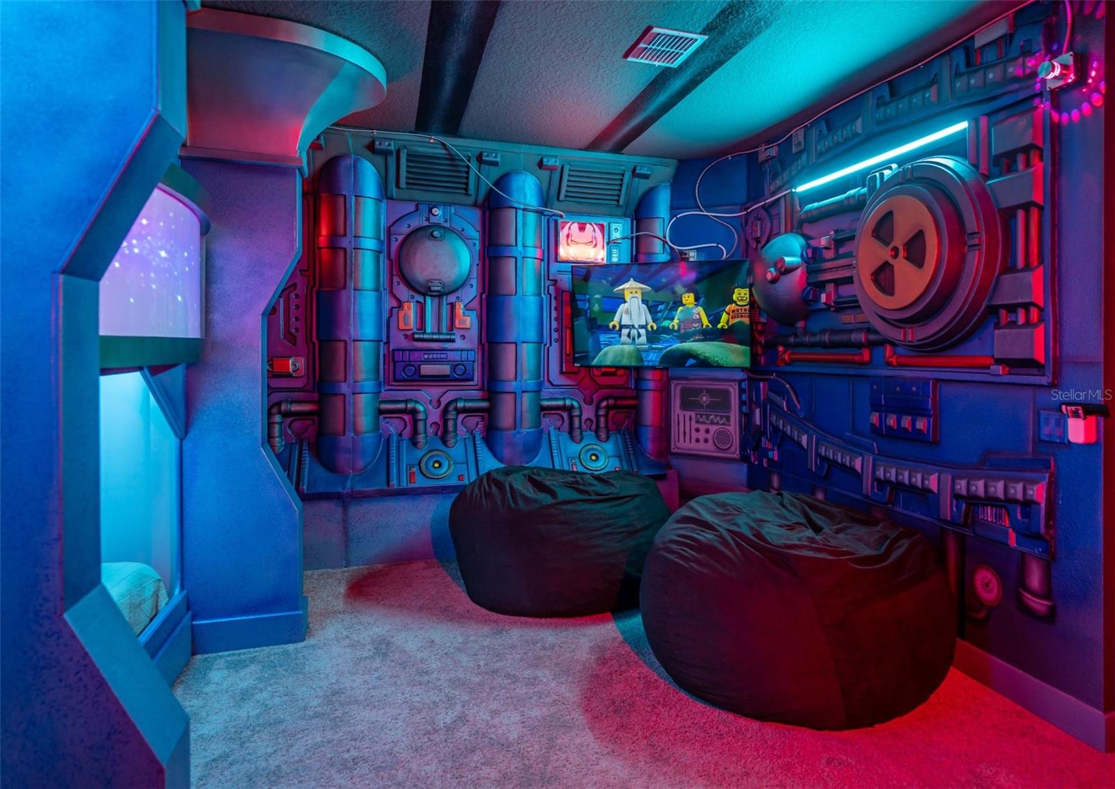 REUNION WEST VLGS NORTH - Residential