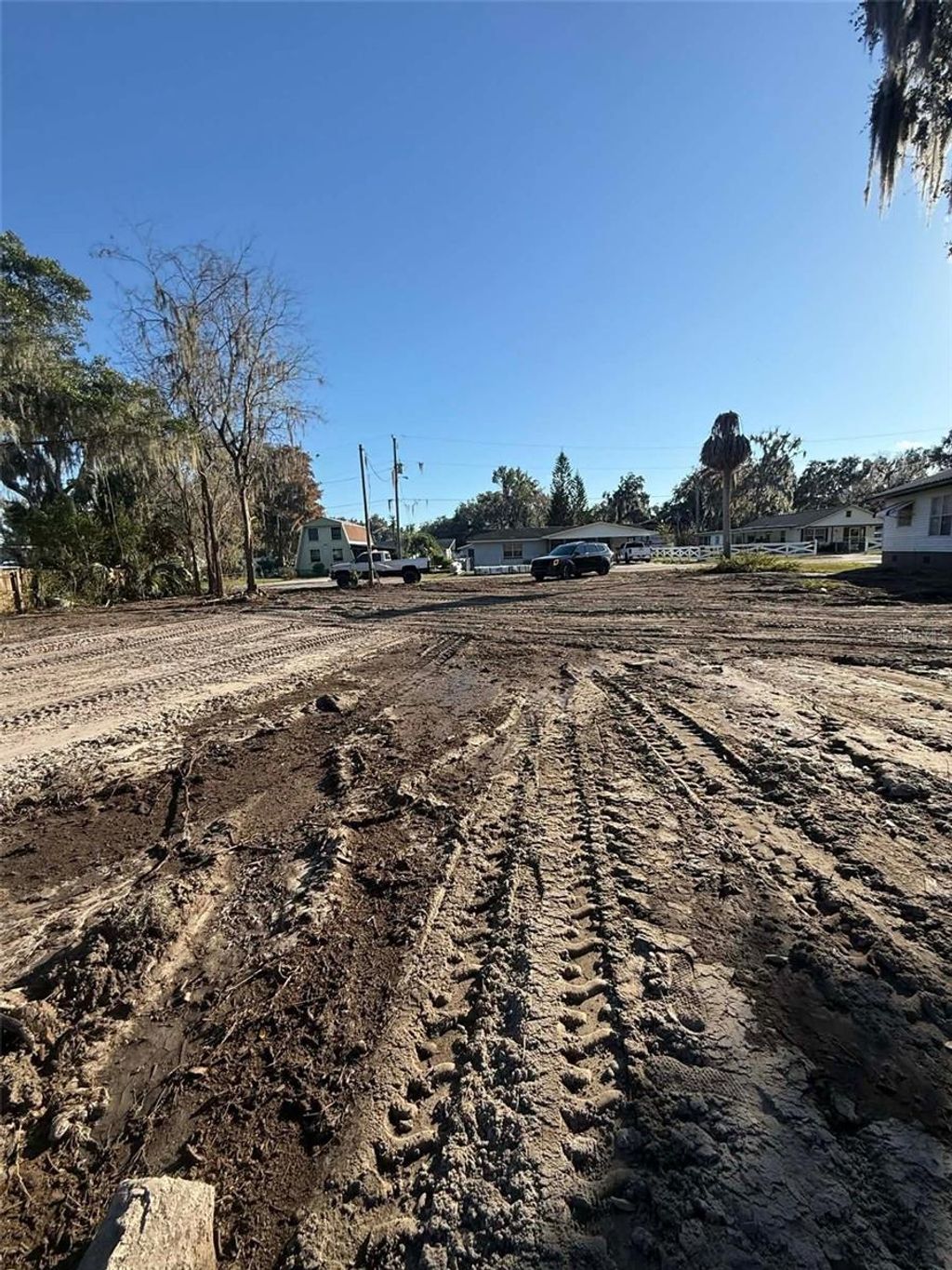 Photo of 748 Cr 477a, Lake Panasoffkee, FL 33538 (MLS # OM723307)