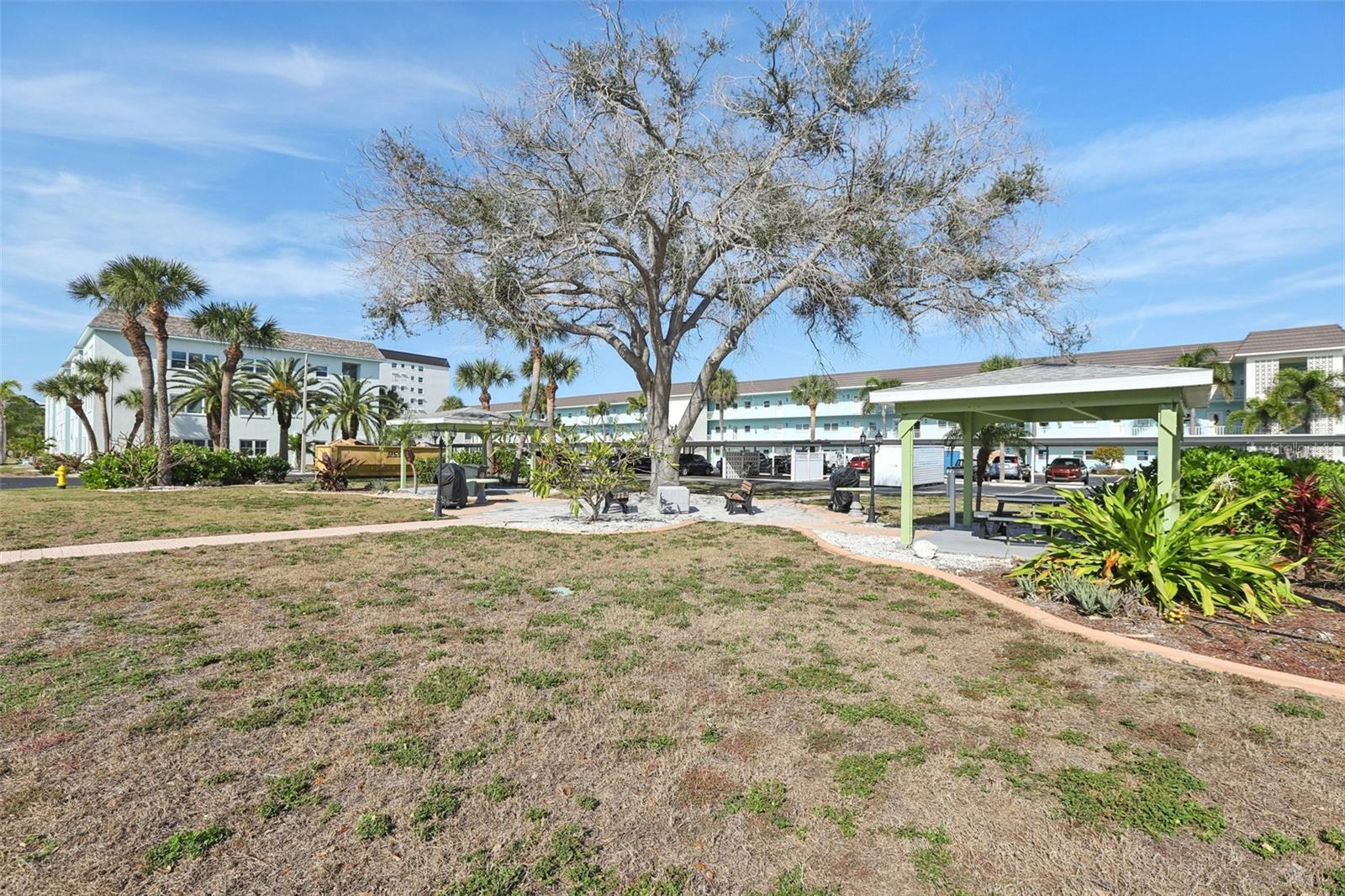 ROYAL STEWART ARMS 7 CONDO - Residential