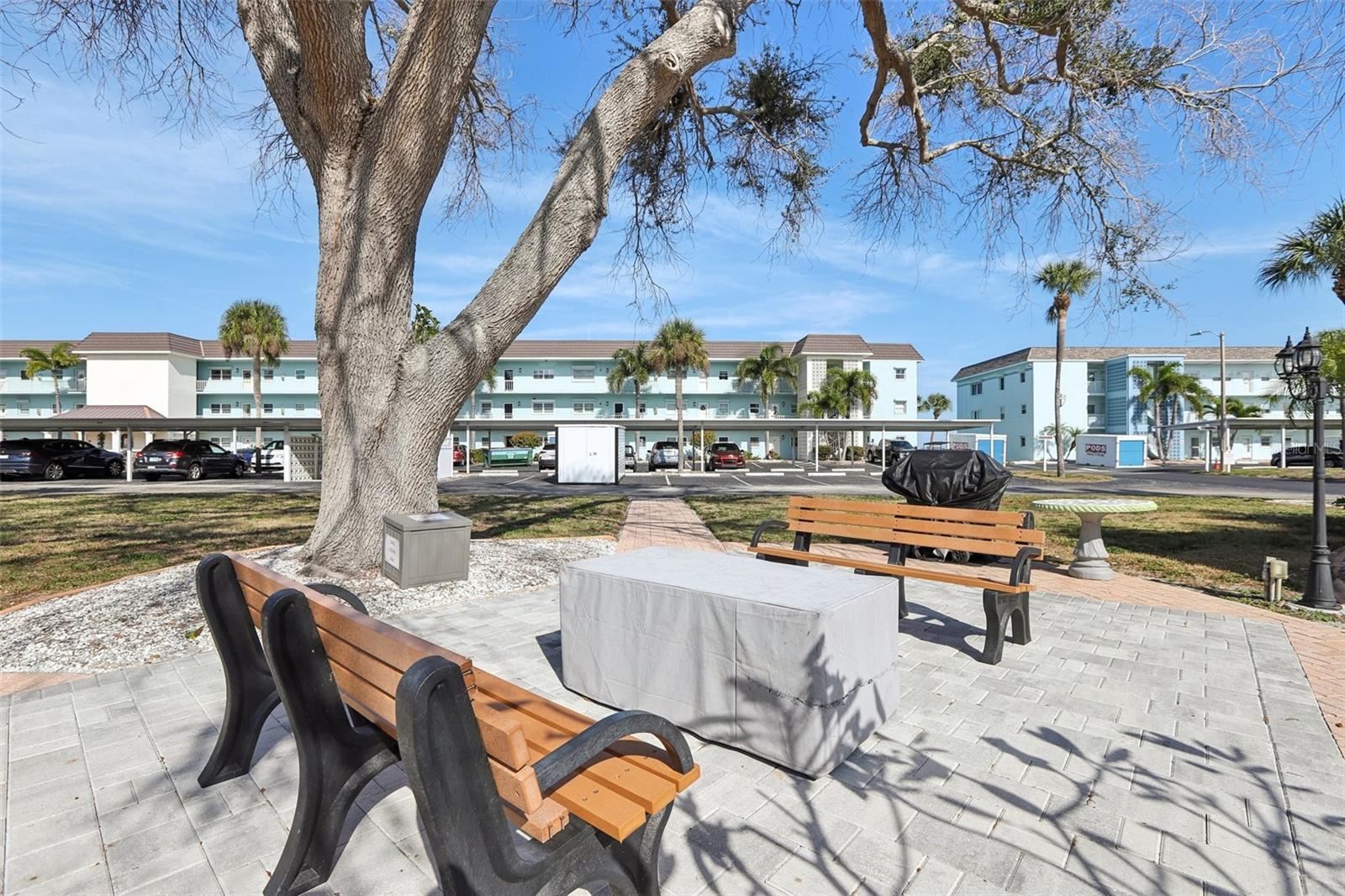 ROYAL STEWART ARMS 7 CONDO - Residential