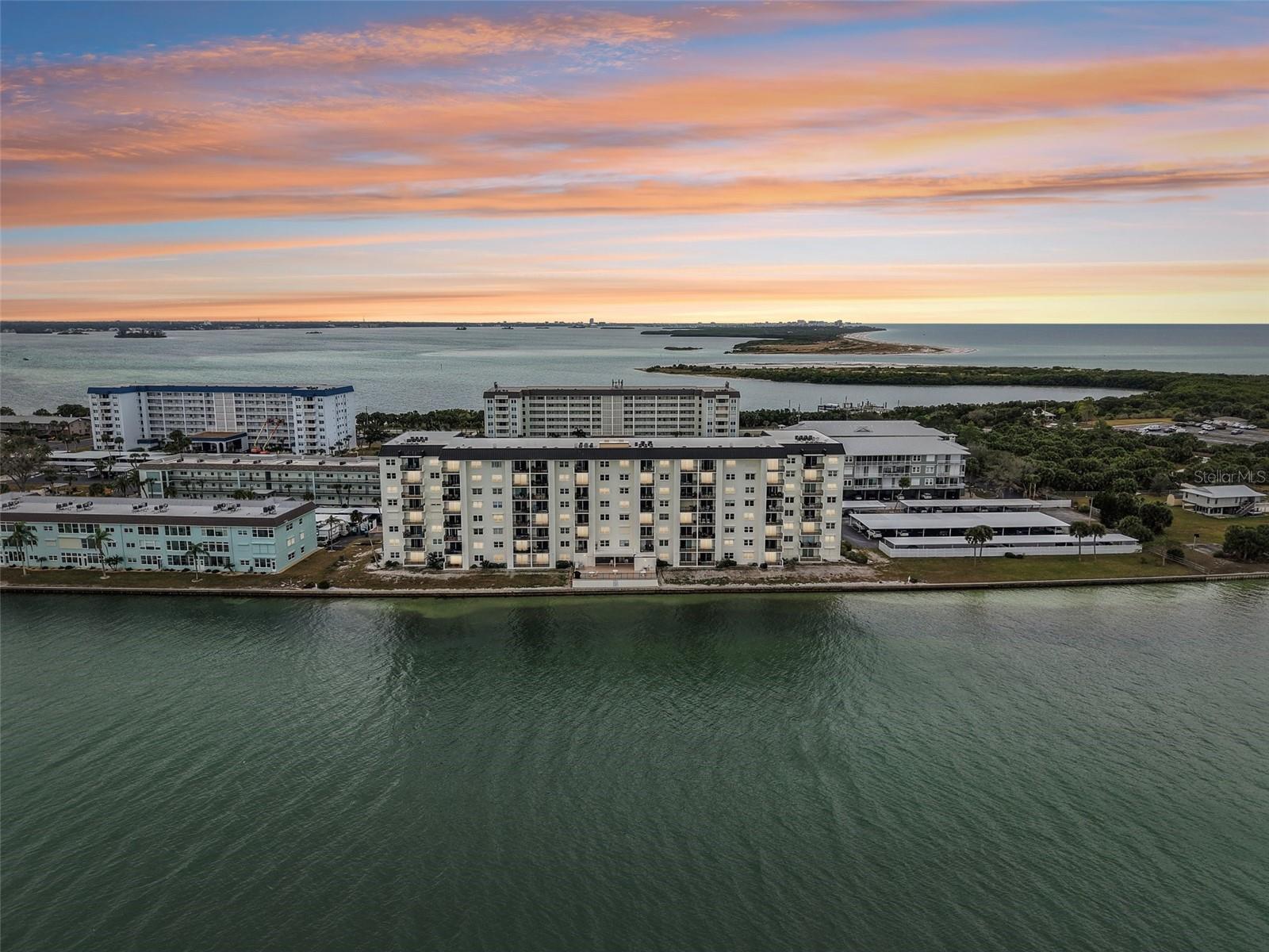 ROYAL STEWART ARMS 7 CONDO - Residential