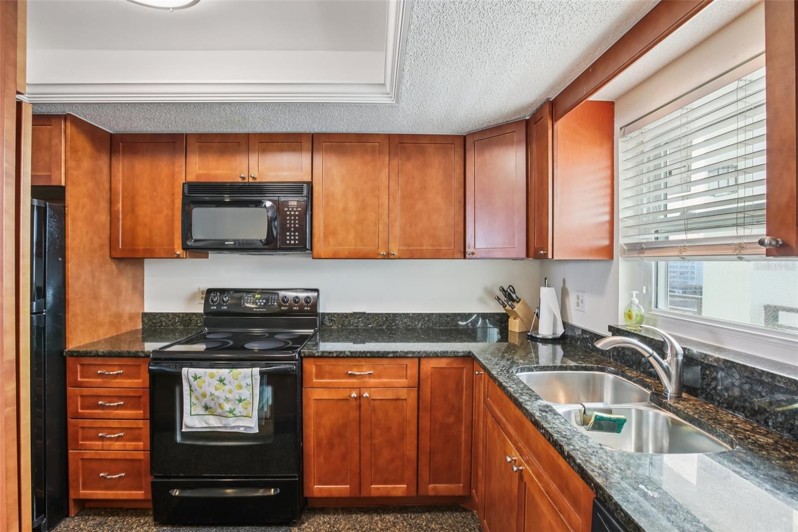 ROYAL STEWART ARMS 7 CONDO - Residential