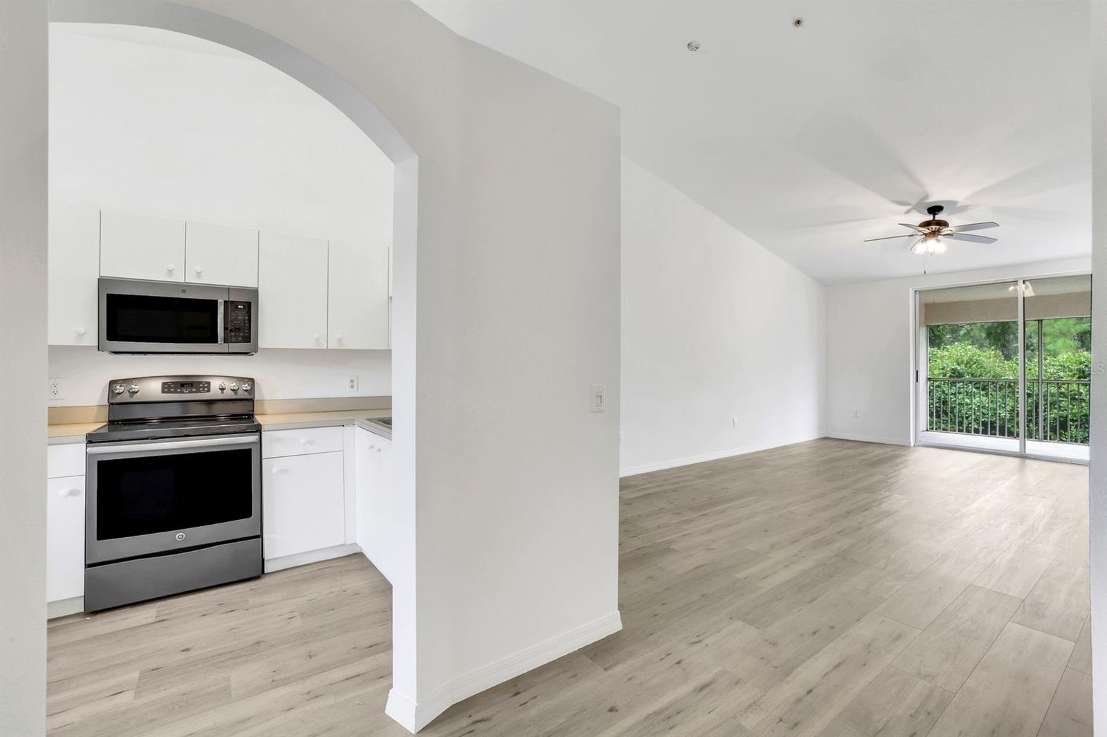 HUNTINGTON LAKES SIX - Residential