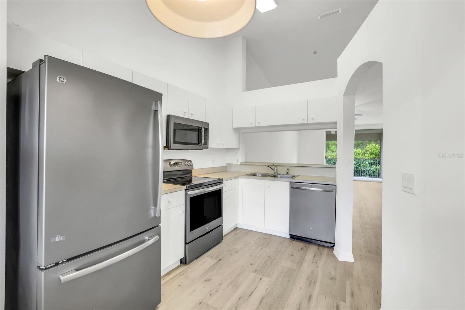 HUNTINGTON LAKES SIX - Residential