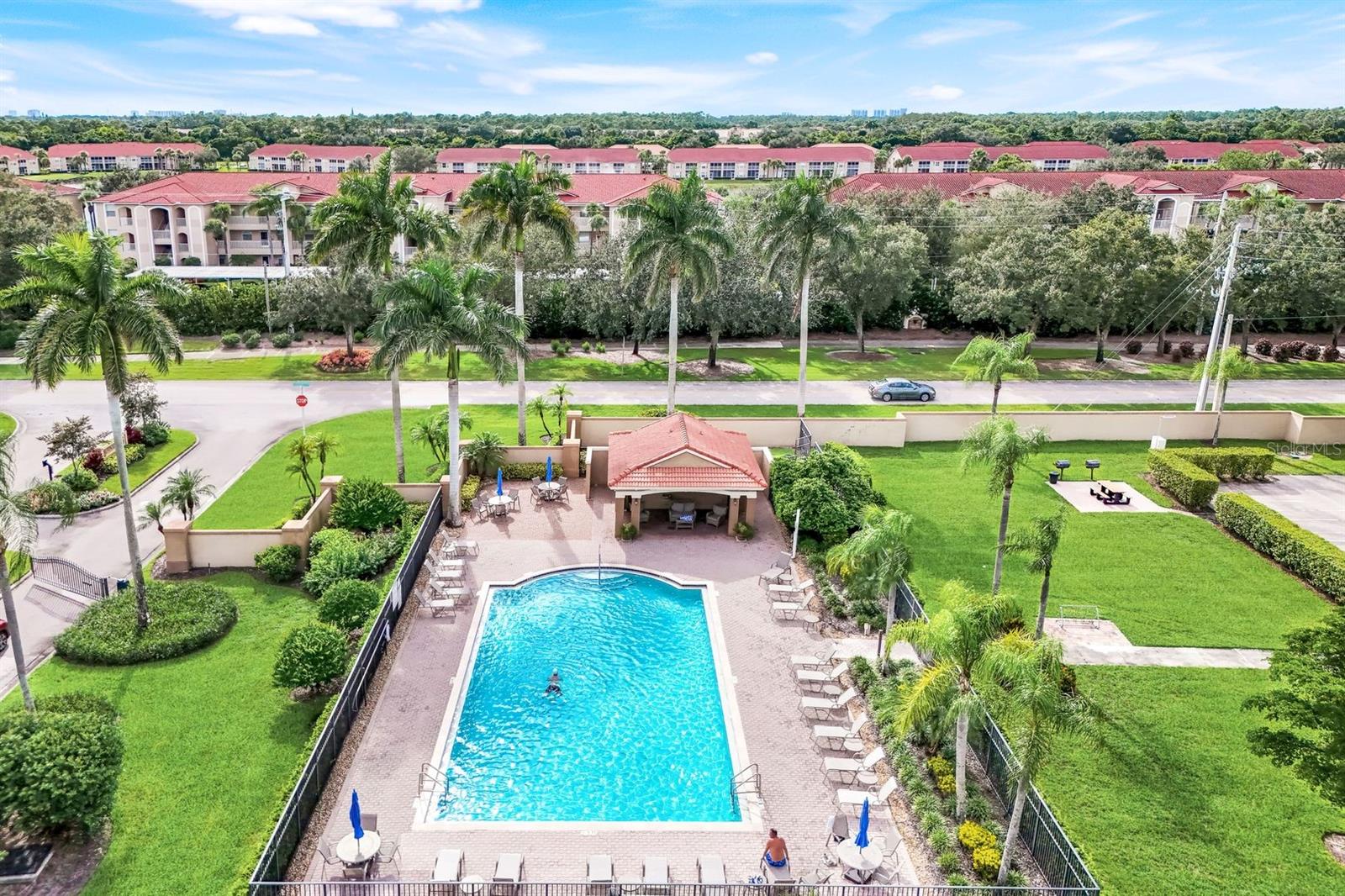 HUNTINGTON LAKES SIX - Residential