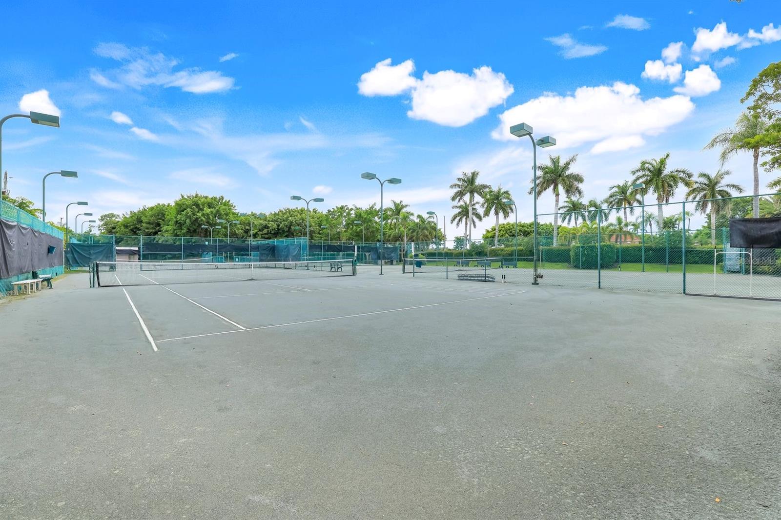 HUNTINGTON LAKES SIX - Residential