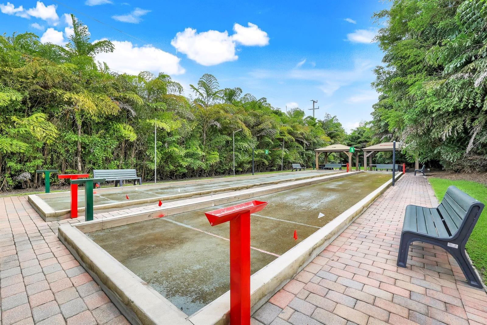 HUNTINGTON LAKES SIX - Residential