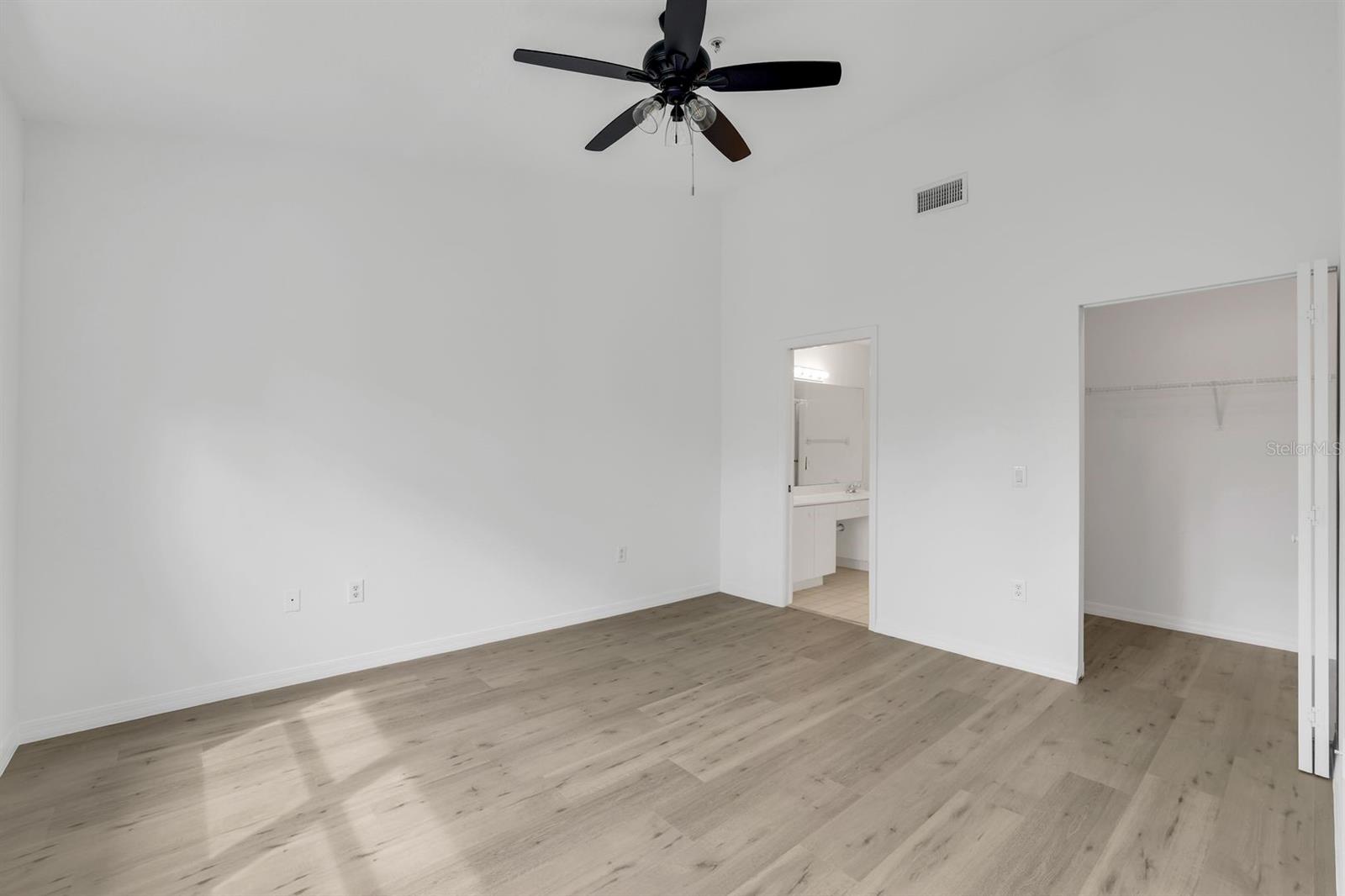 HUNTINGTON LAKES SIX - Residential