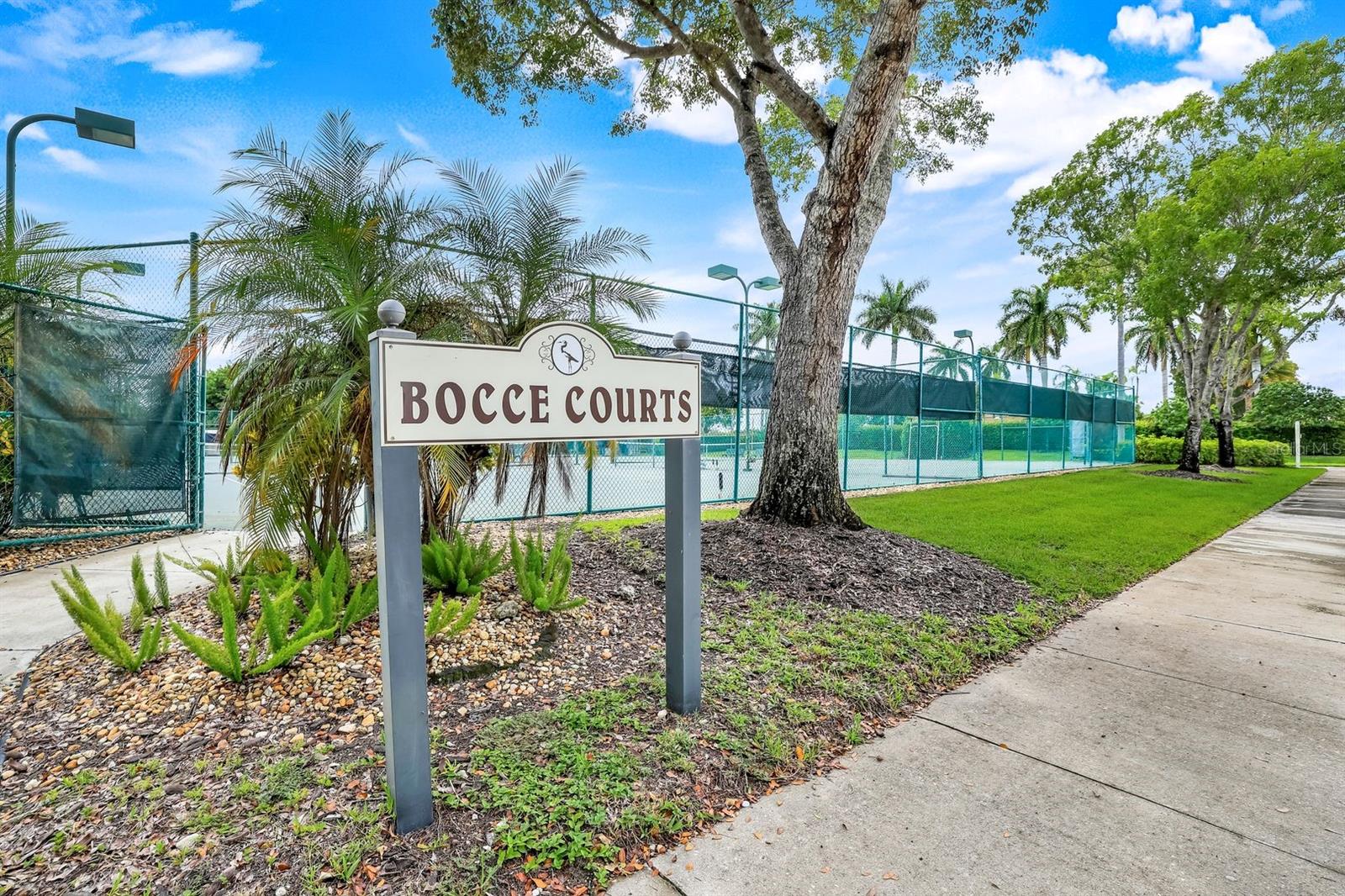 HUNTINGTON LAKES SIX - Residential