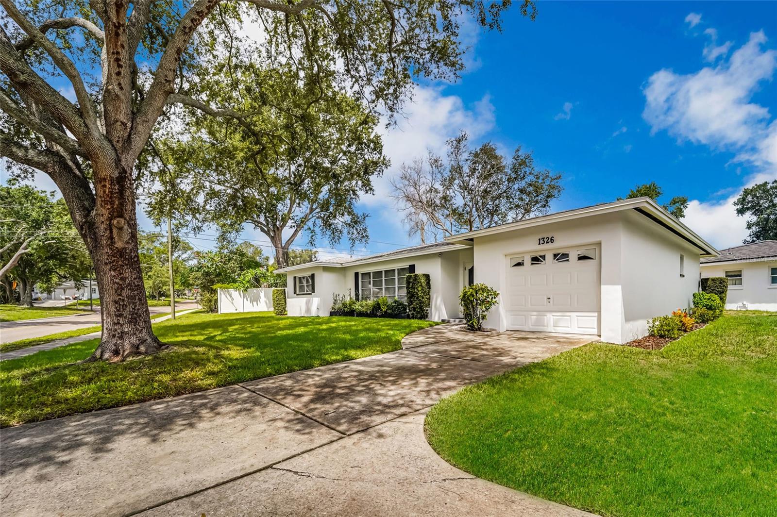 1326 ST THOMAS DRIVE