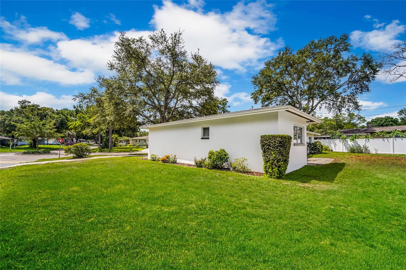 1326 ST THOMAS DRIVE