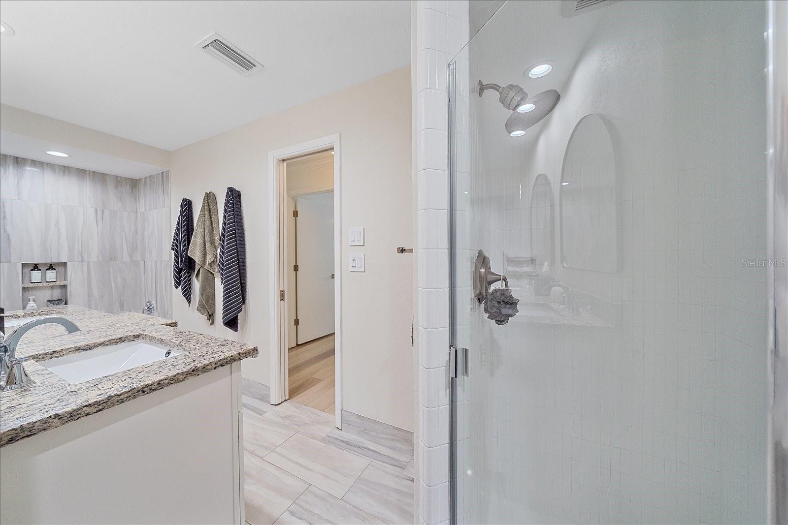 FRST LAKES COUNTRY CLUB ESTATES - Residential