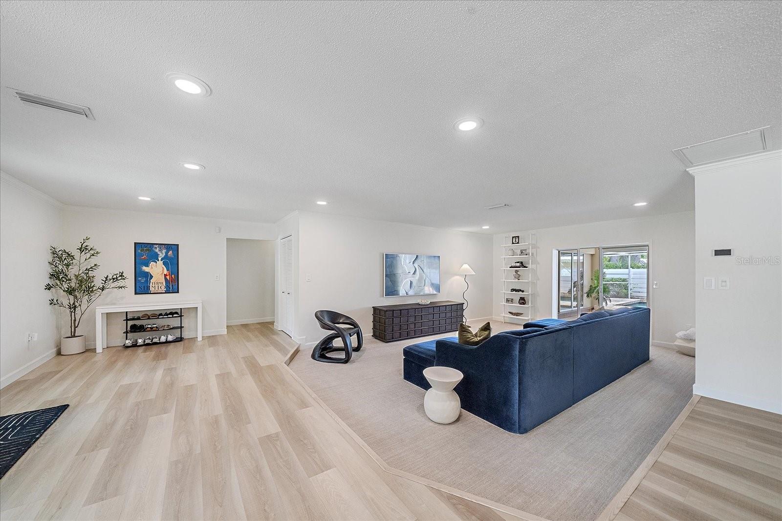 FRST LAKES COUNTRY CLUB ESTATES - Residential