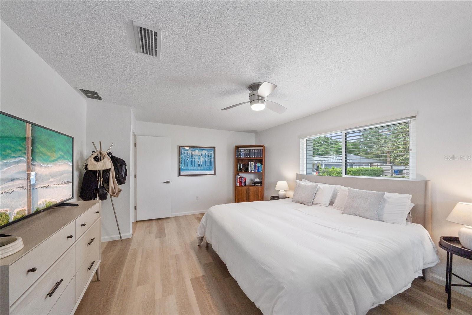 FRST LAKES COUNTRY CLUB ESTATES - Residential