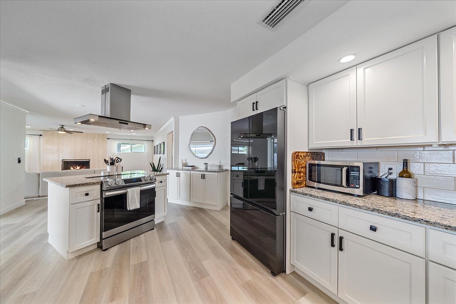 FRST LAKES COUNTRY CLUB ESTATES - Residential