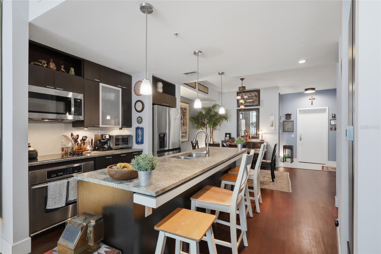 111 N 12TH STREET 1521
