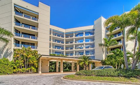 A home in LONGBOAT KEY