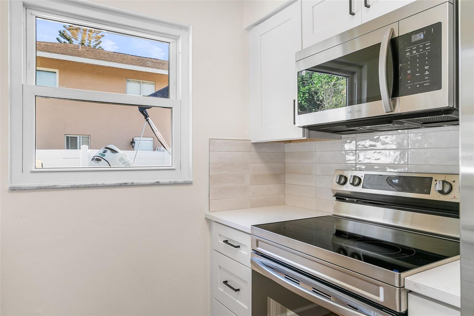 SOUTH VENICE - Residential